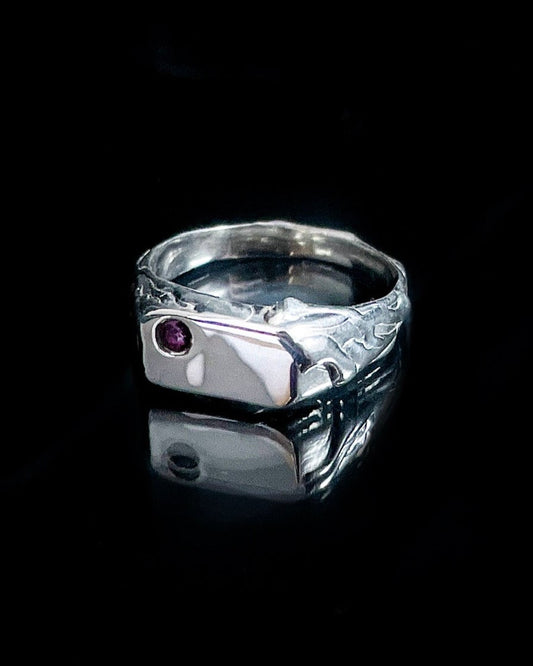 Anillo SELLO textura rubí