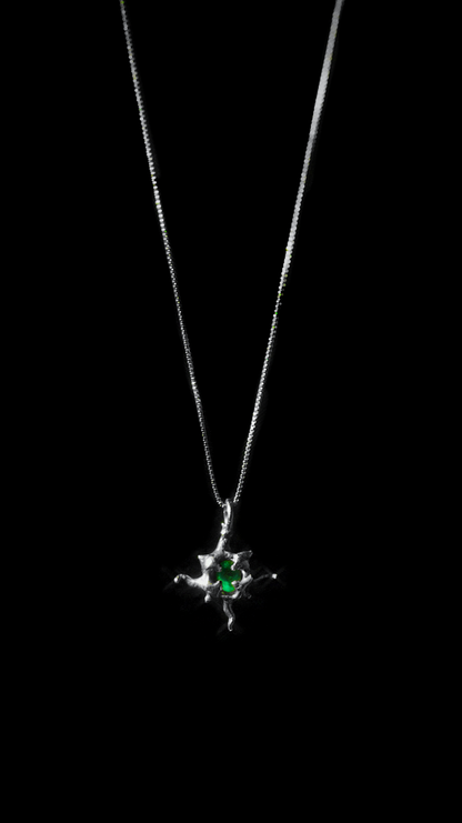 Colgante OMEGA esmeralda