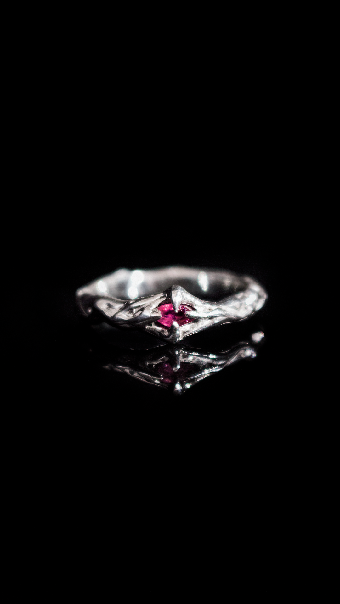 Anillo BÉSAME MUCHO rubí